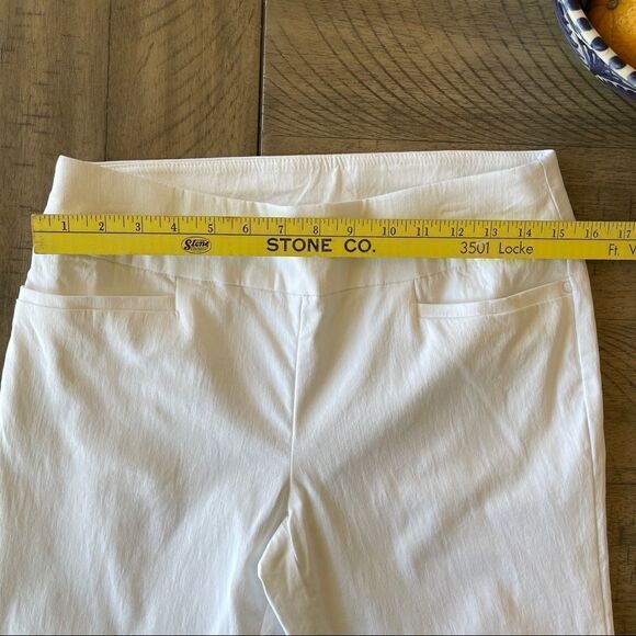 Christopher & Banks Signature Slimming White‎ Pull On Capris - Size 8 - Picture 8 of 9